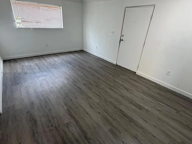 1501 W 42nd St #102 — Photo 10