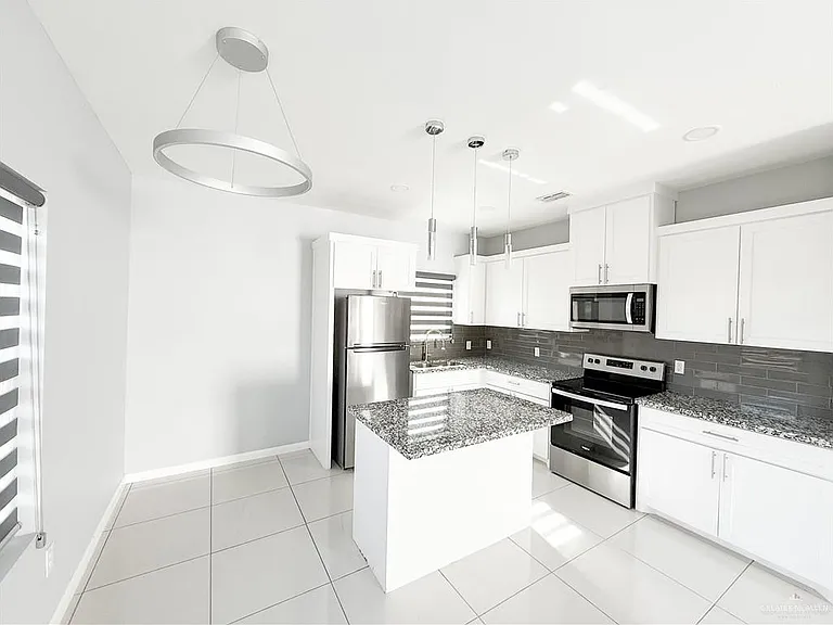 1602 Angelina Dr #1 — Photo 4
