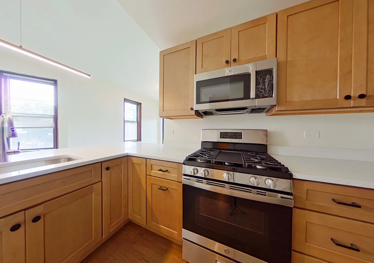 2612 Halsted — Photo 3