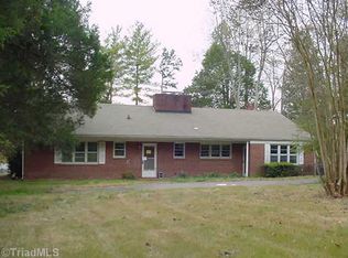 5230 Shattalon Dr, Winston Salem, NC 27106
