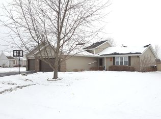 133 Autumnwood Ln, Davis Junction, IL 61020