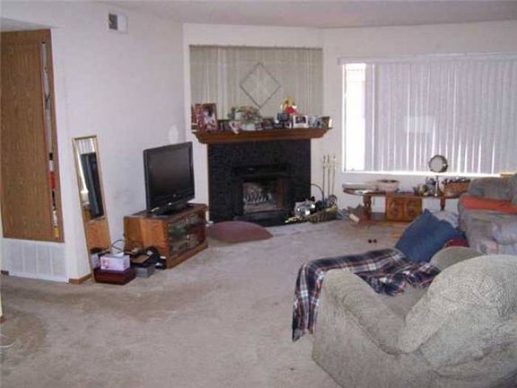 5th image of 9856 Shirley Gardens Dr Unit 4