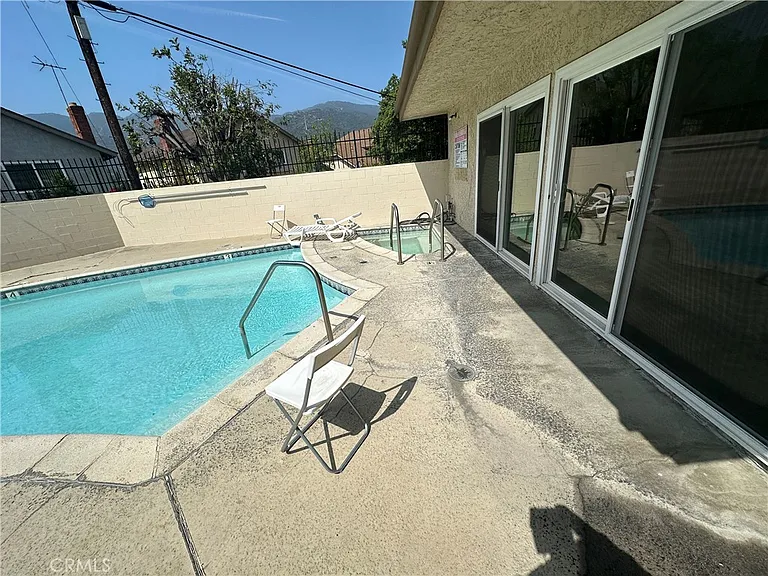 3010 Montrose Ave — Photo 9