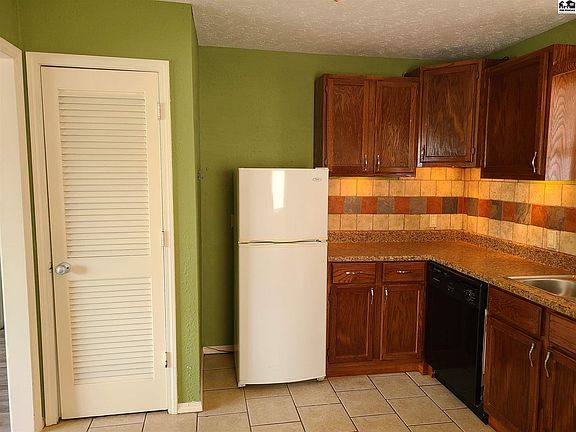 5th image of 862 Hemlock Dr