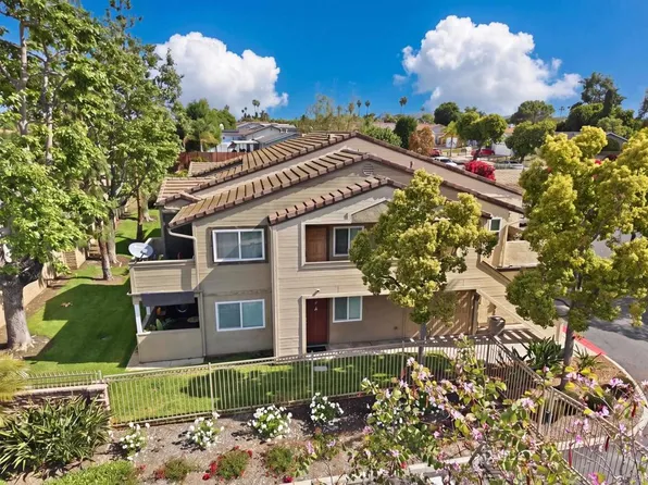 5004 Los Morros Way Unit 2, Oceanside, CA 92057