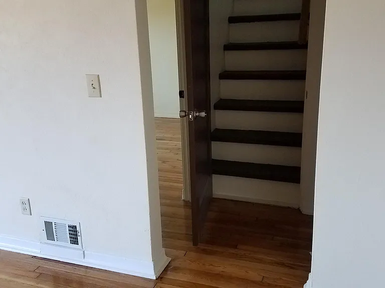 1153 Glenwood Rd — Photo 12