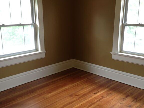 4th image of 365 Portsmouth Ave