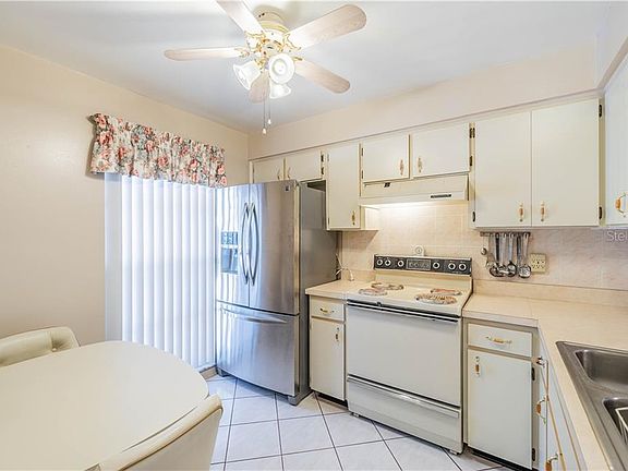 3rd image of 317 Knottwood Ct