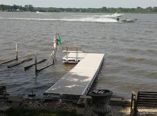 178 Howard Ct APT 4, Fox Lake, IL 60020