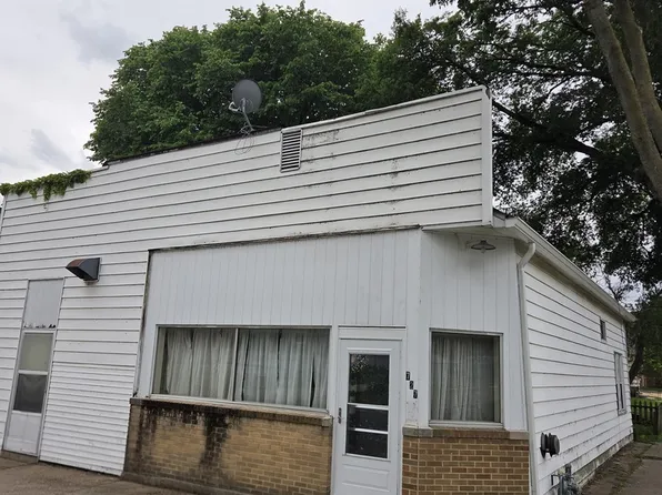 727 Sycamore St, Ottawa, IL 61350