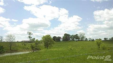 4th image of 490 Shaw Ln