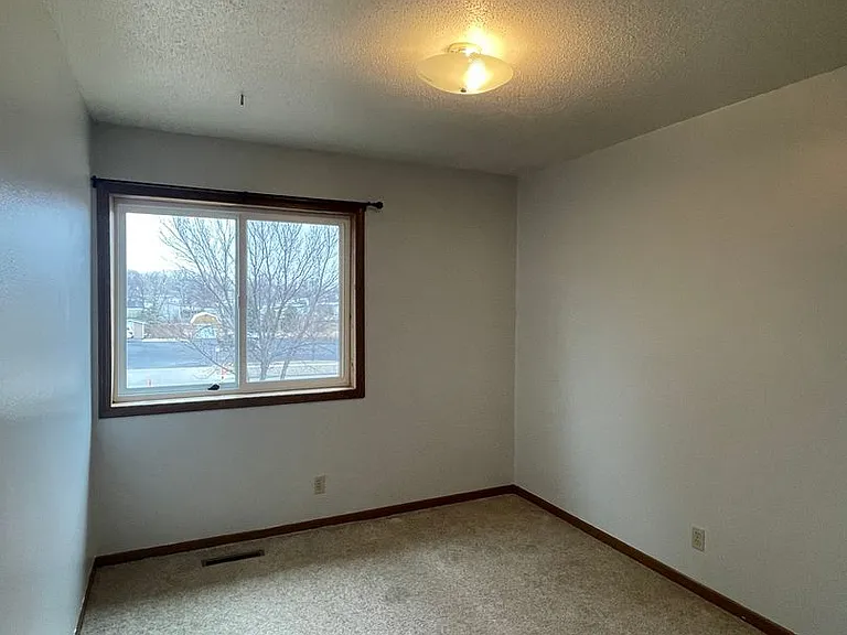 1210 Clover Ridge Ct — Photo 12
