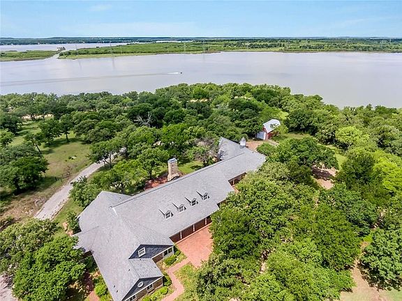 Lake Eddleman and the canal going into Lake Graham behind the property