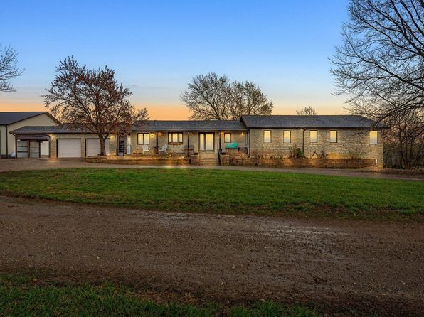 8930 NW Valencia Rd, Silver Lake, KS 66539