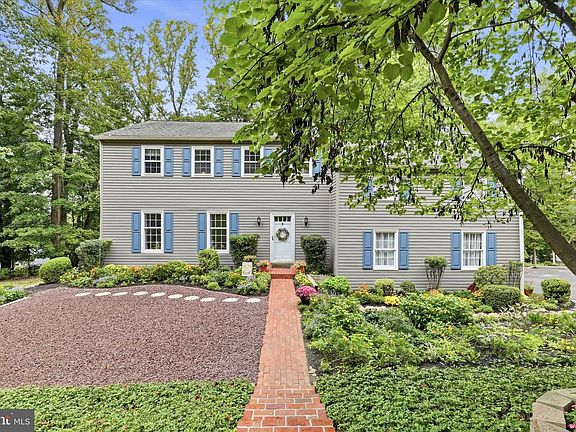 3rd image of 510 Lindsey Dr