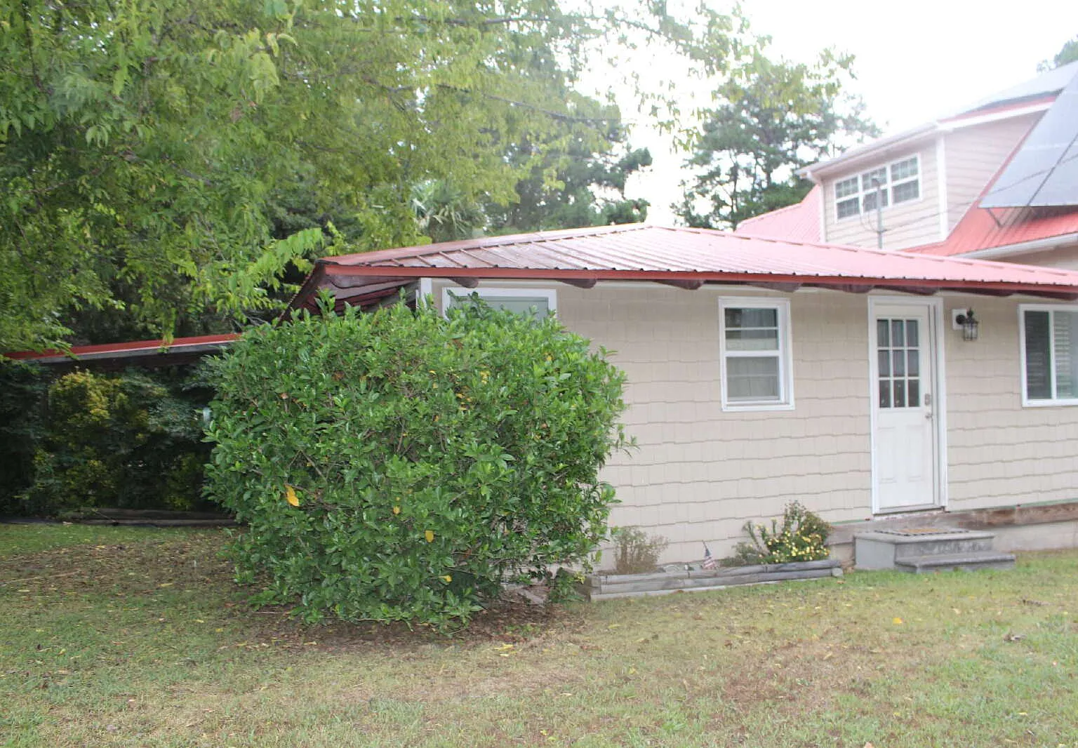 2 bed, 1.0 bath, $1,725 — Photo 2