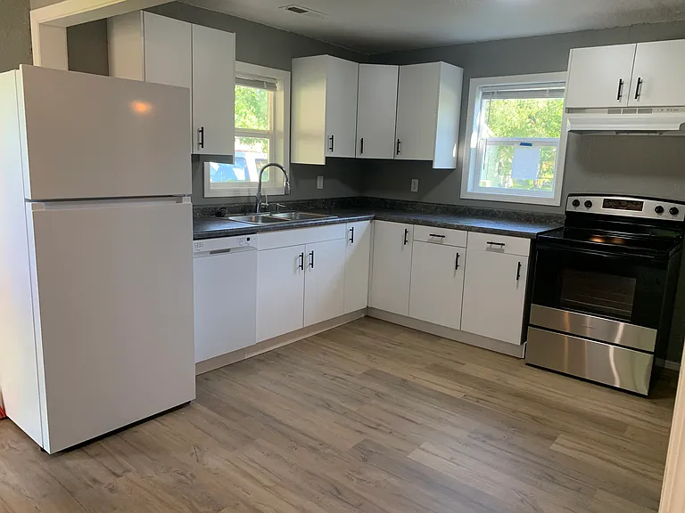 627 W Frisco St — Photo 2