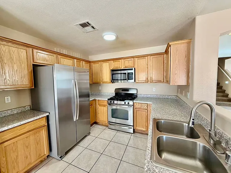 4832 Thackerville Ave — Photo 10