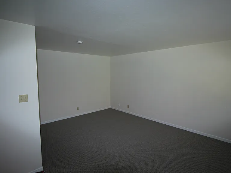 1906 Ocean Ave #8 — Photo 9