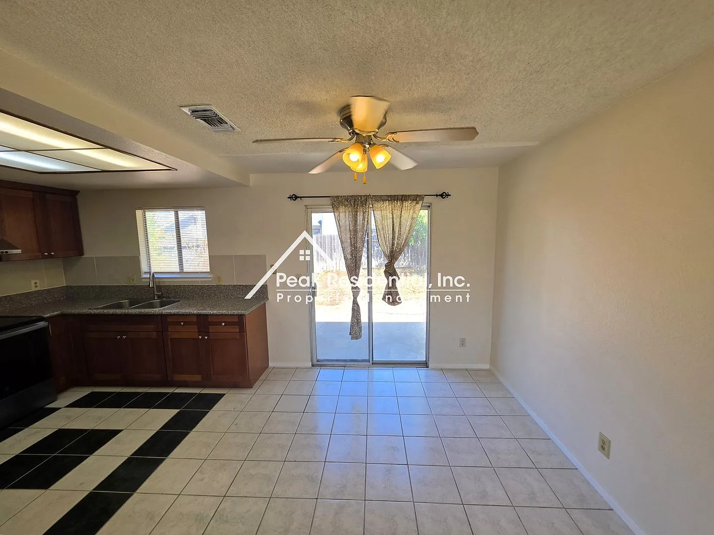 Wonderful 3bd/2ba Sacramento Home! — Photo 4