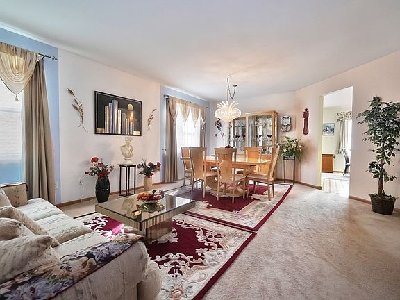 4th image of 729 S Mecosta Ln