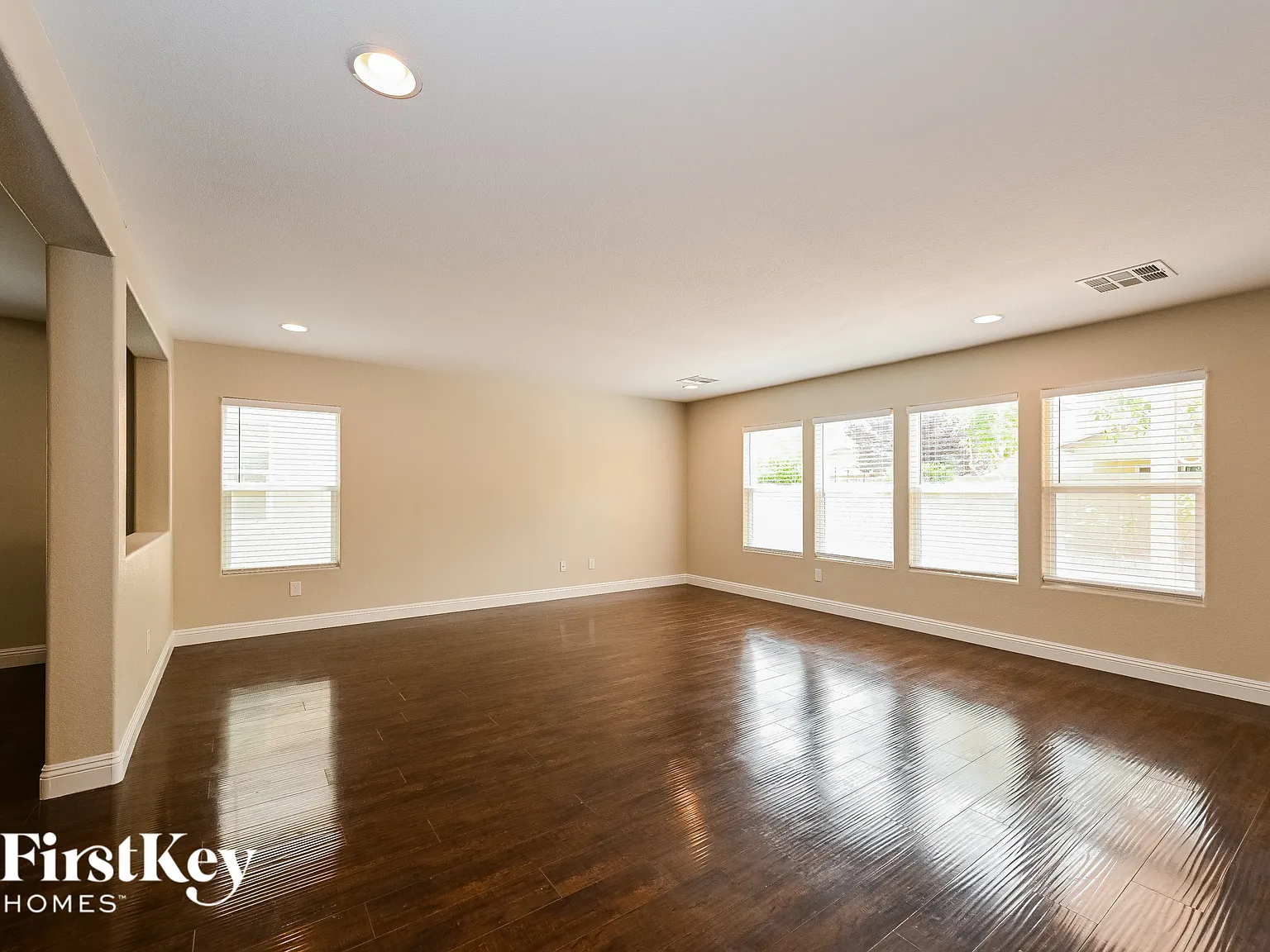 3 bed, 2.5 bath, 2411 sqft, $2,730 — Photo 2
