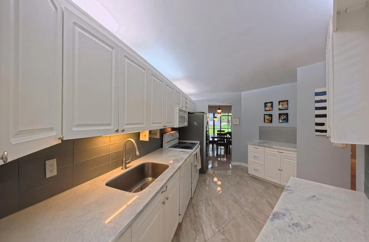 2 bed, 2.0 bath, 1230 sqft, $4,200 — Photo 4
