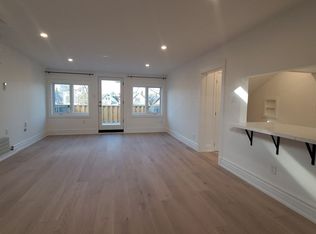 30 High Park Blvd #4, Toronto, ON M6R1M7