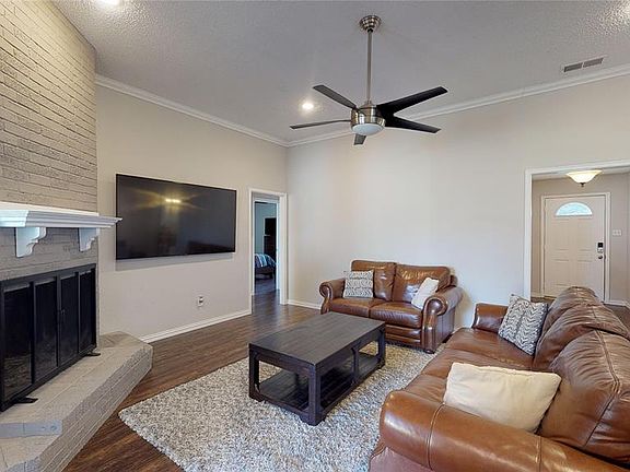 4th image of 2131 El Dorado Way