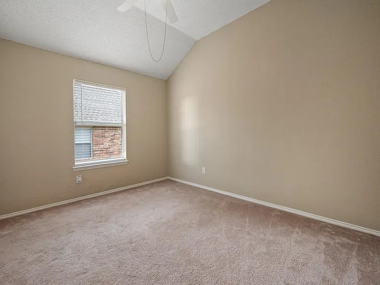 7700 Glenoaks Dr — Photo 22
