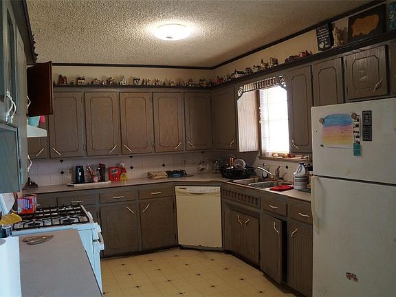 4th image of 301 W Meek St