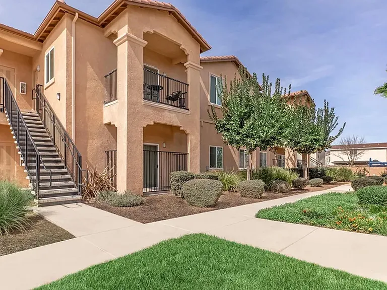 Axis at Compass Pointe — Photo 26