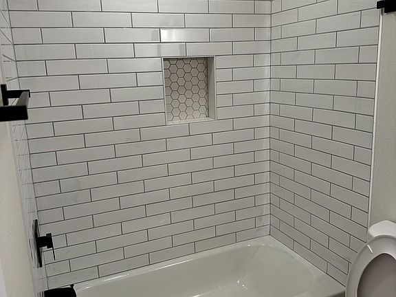 3rd image of 416 E Lemon Ave