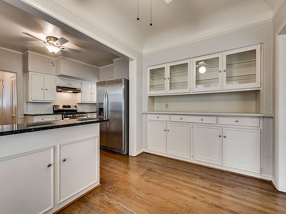 4th image of 4208 Normandy Ave