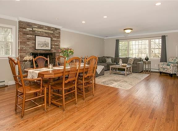 4th image of 80 Larrys Ln