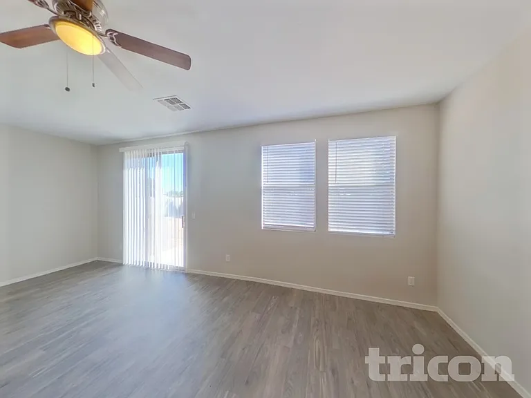 19149 N Miller Way — Photo 5