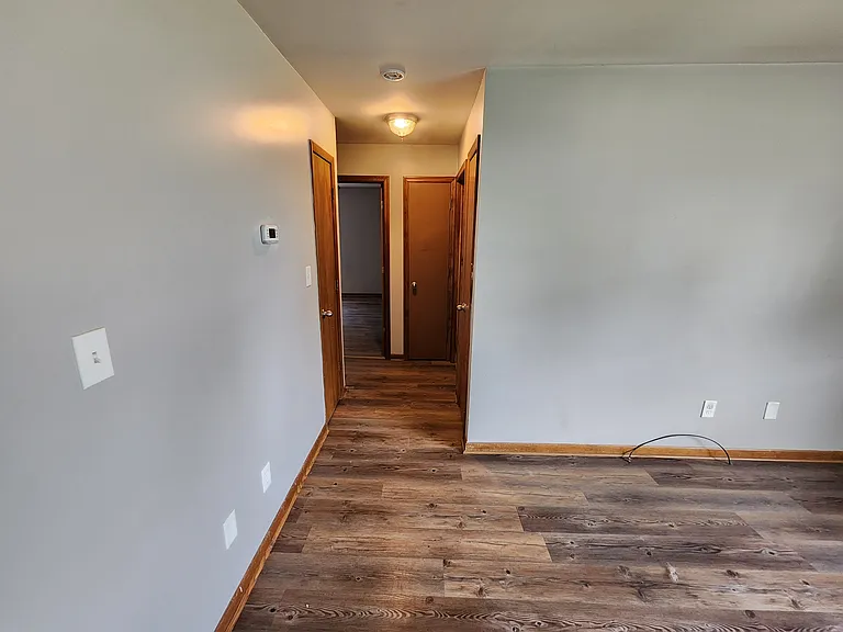 408 Meadow Ln — Photo 7