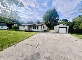 284 E Sternberg Rd, Norton Shores, MI 49441