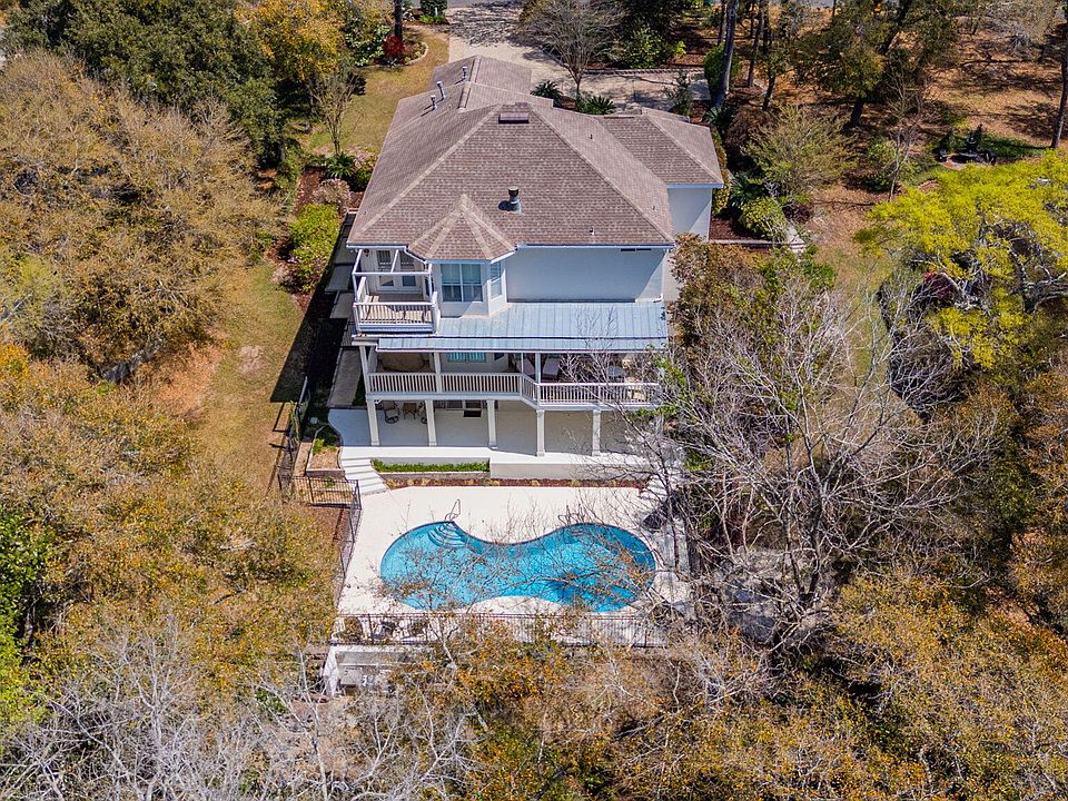 1st image of 2760 Edgewater Dr