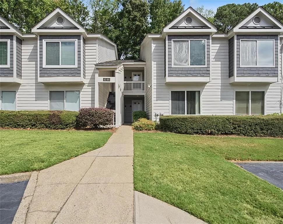 2 bed, 2.0 bath, 1466 sqft, $2,175 — Photo 2