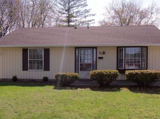 1040 Eastlawn Dr, New Whiteland, IN