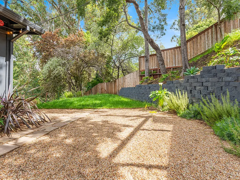 50 Deer Park Ave — Photo 42