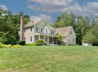 107 Old School House Rd, Oakham, MA 01068