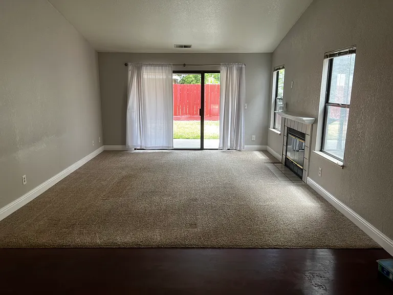 2220 Orchard Park Way — Photo 2