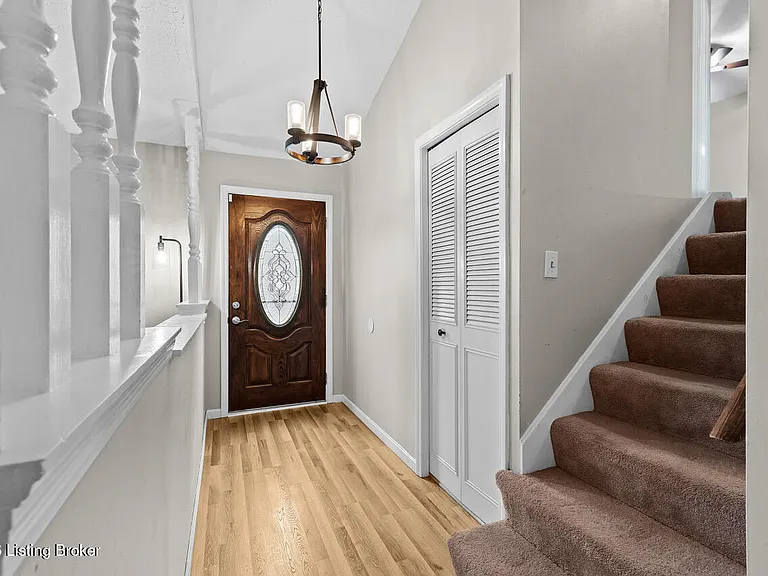 8016 Cortland Dr — Photo 19