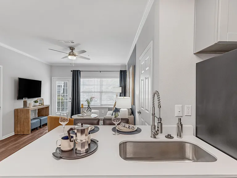 61Ninety West — Photo 32