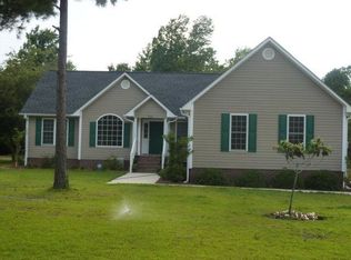211 Everett Yopp Dr, Sneads Ferry, NC 28460