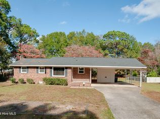 805 Myrtle Dr, Hope Mills, NC 28348