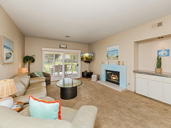 4th image of 694 Vista Lago Cir