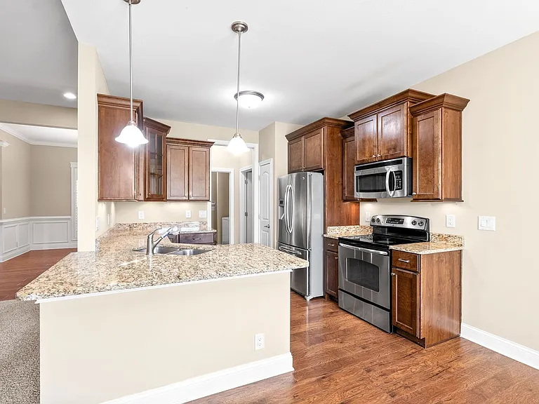126 Parkland Cir — Photo 11